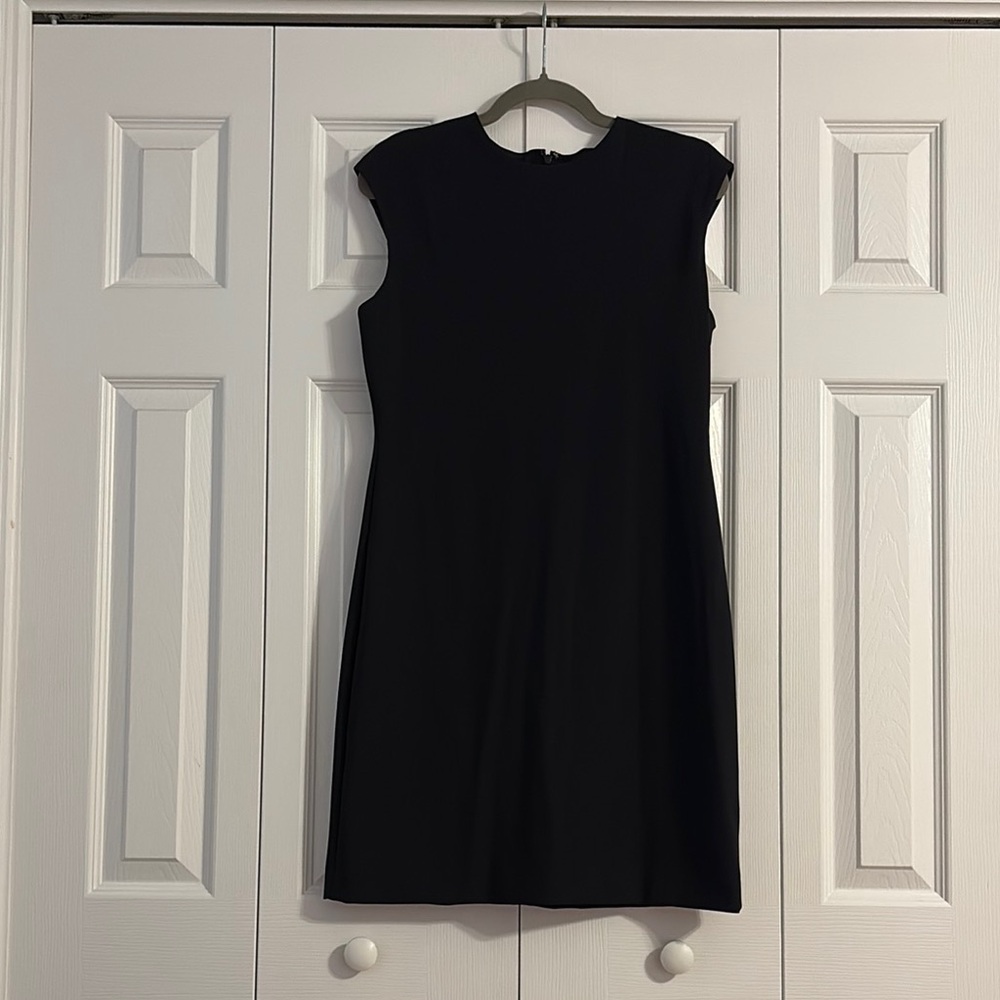 Theory Black Cap Sleeve Shift Dress